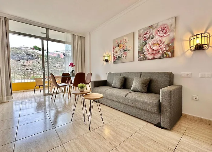 Palm Avenue - Adults Only - *