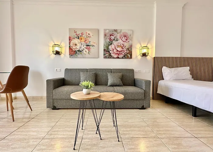 Palm Avenue - Adults Only - Апартаменты